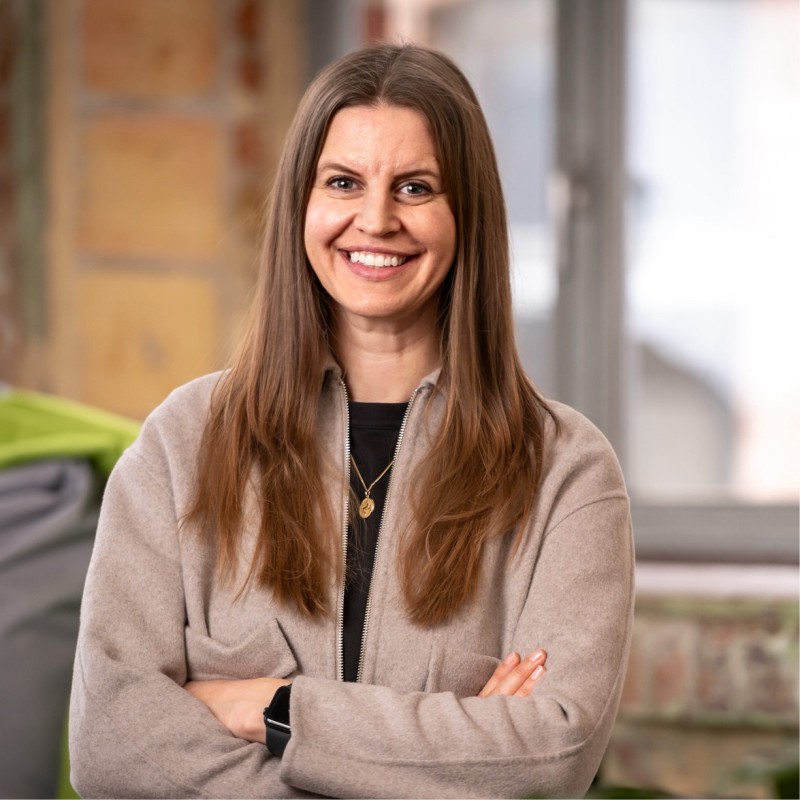 Dr. Corinna Elosge
